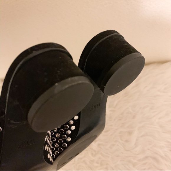HOLD! Zara Low Heeled Slip Ons. - Picture 5 of 8